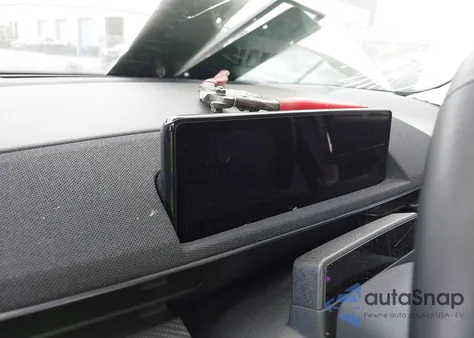 2024 Ford Mustang Mach-E Select z USA, uszkodzony, nr VIN 3FMTK1R40RMA13677